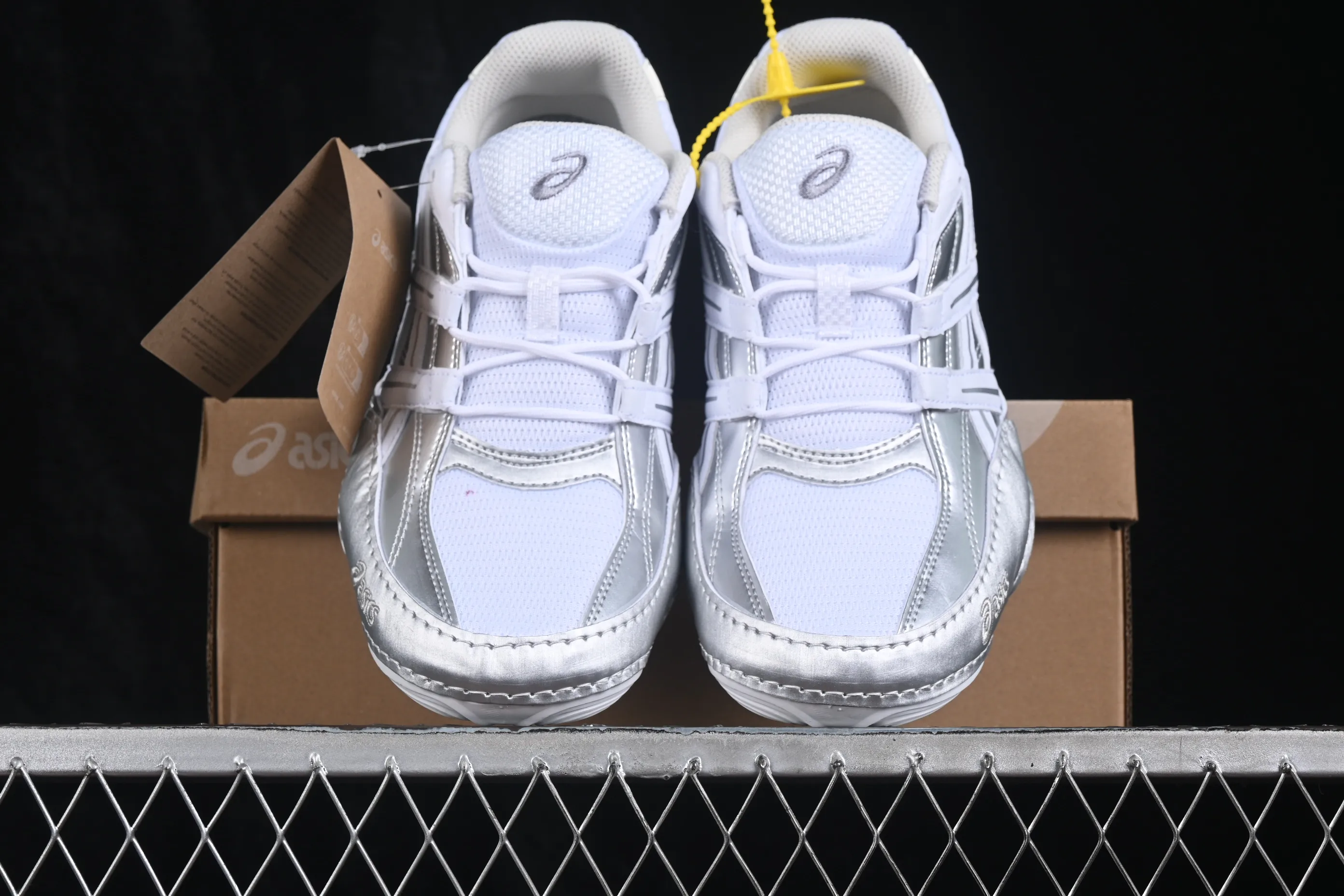 All categories Asics Asics series Asics Hypersync W version Asics Hypersync fashion retro breathable lightweight thin-soled moral training shoes 1203A879-100